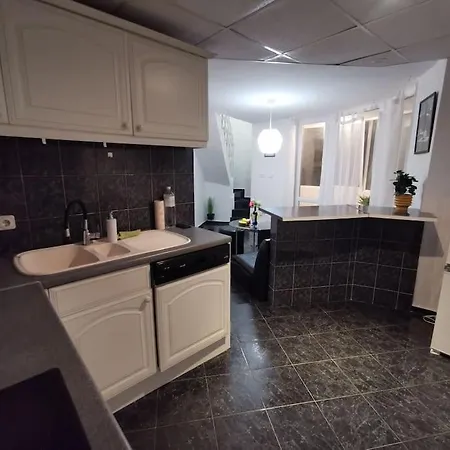 Beautiful 2 Bedroom Maisonette With Free Parking Apartment Varna