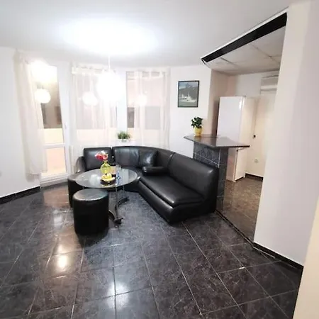 Beautiful 2 Bedroom Maisonette With Free Parking Lejlighed
